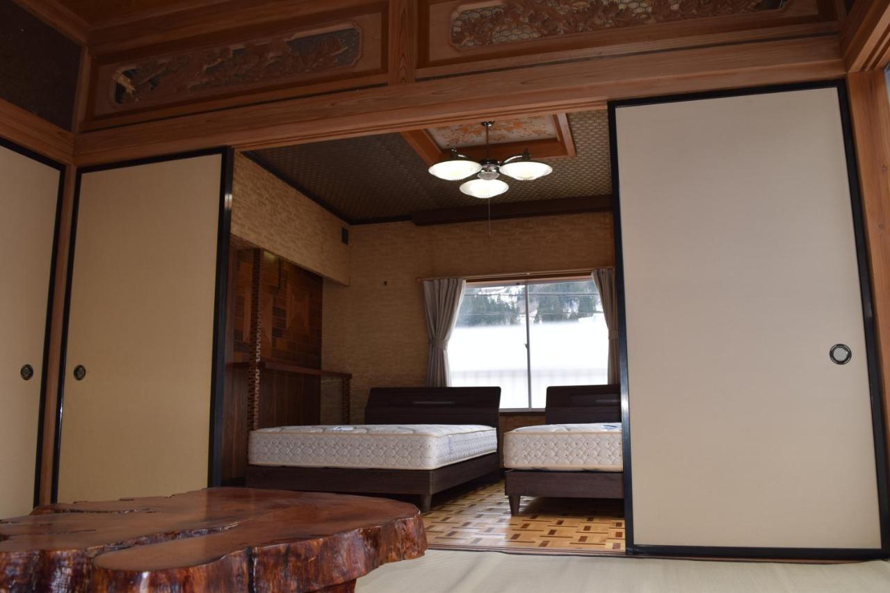 Gokayama Base Hotel Nanto Екстериор снимка
