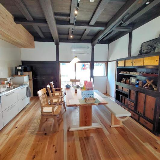 Gokayama Base Hotel Nanto Екстериор снимка
