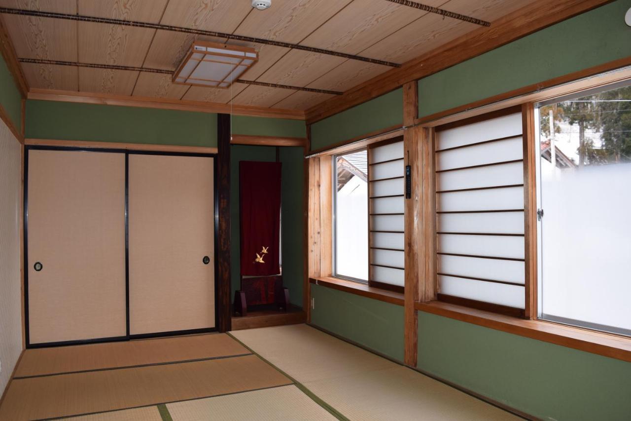 Gokayama Base Hotel Nanto Екстериор снимка